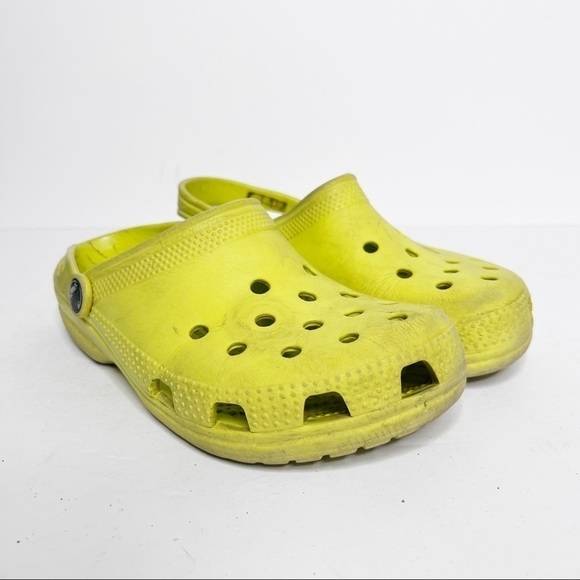 Crocs Classic Yellow Rubber Slide On Mules Size 3 Girls - Picture 1 of 4